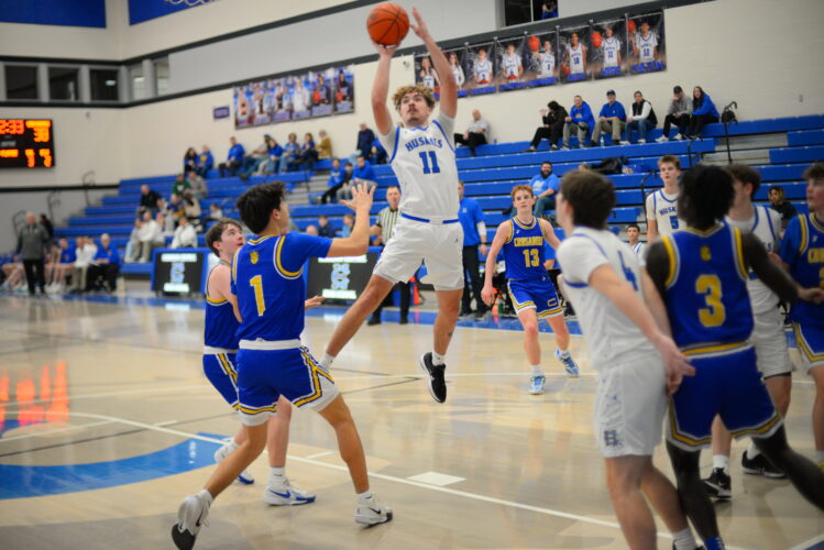 Huskies Battle Back In Second Half To Top Steubenville Catholic